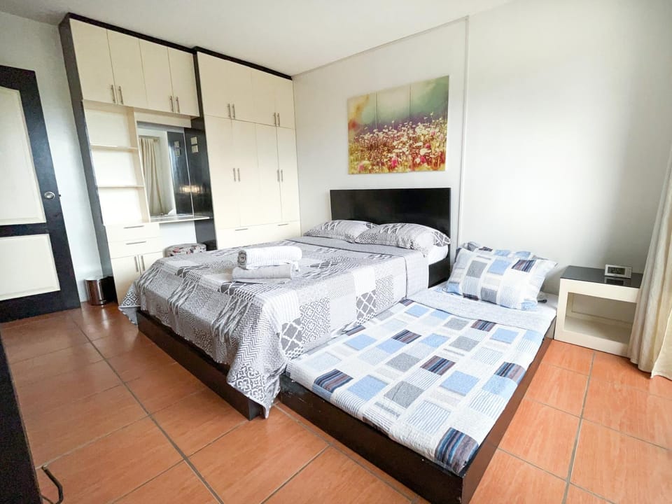 Bed, Photo of the whole room, Bedroom, towels, wardrobe