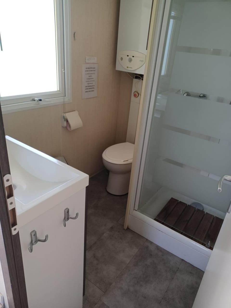 logement entier wifi climatisation stationnement gratuit Country House in Auvergne-Rhône-Alpes