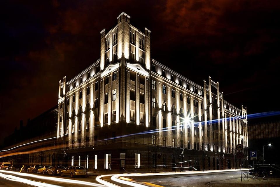 Property building, Facade/entrance, Night