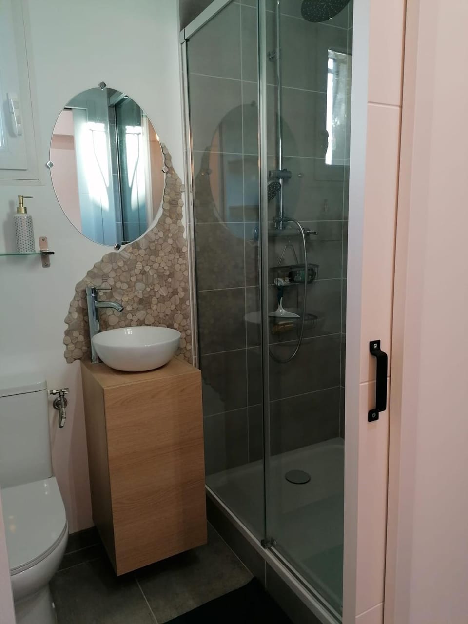 Shower, Toilet, Bathroom, towels