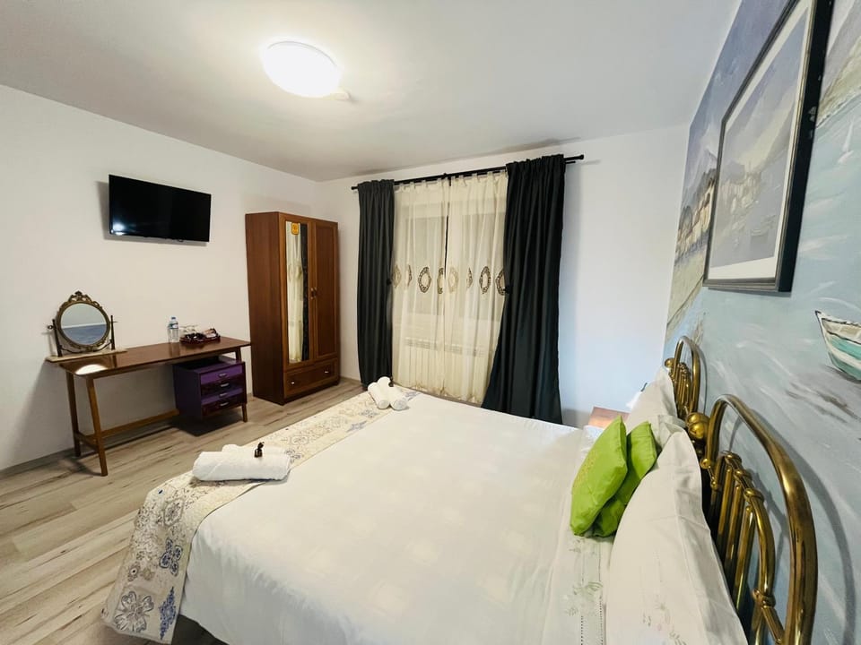 CASA MATILI-1st floor of the house Vacation rental in Romania