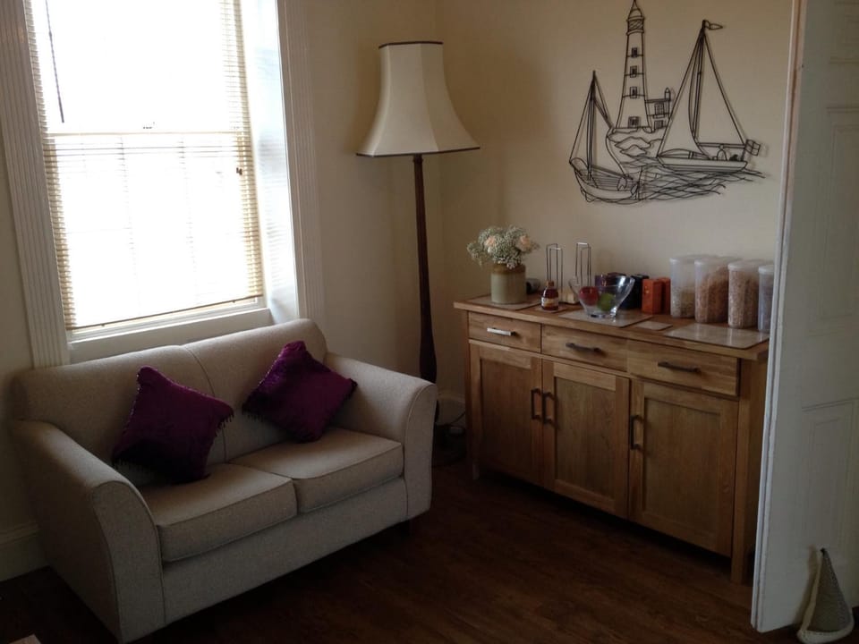 Decorative detail, Seating area