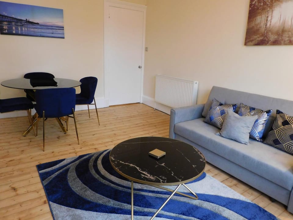 Beautiful & spacious 2 bed apt in Glasgow West End Apartment in Glasgow
