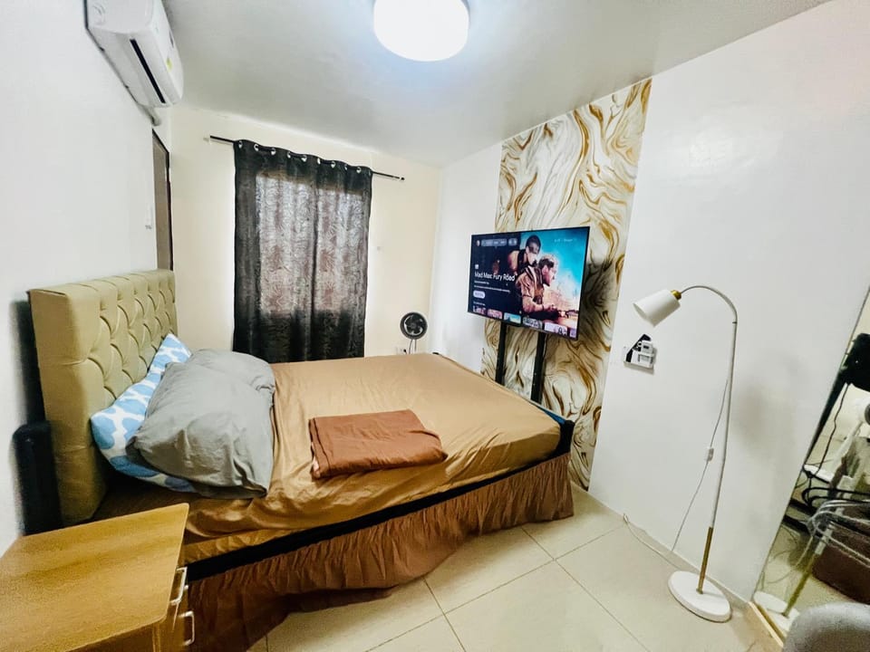 GOLDY'S PLACE 2-BEDROOM WITH BALCONY NETFLX Karaoke Youtube Apartment hotel in Bacoor