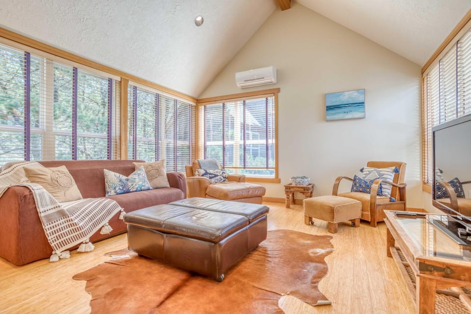 Barefoot Bungalow - Meredith Lodging House in Pacific City