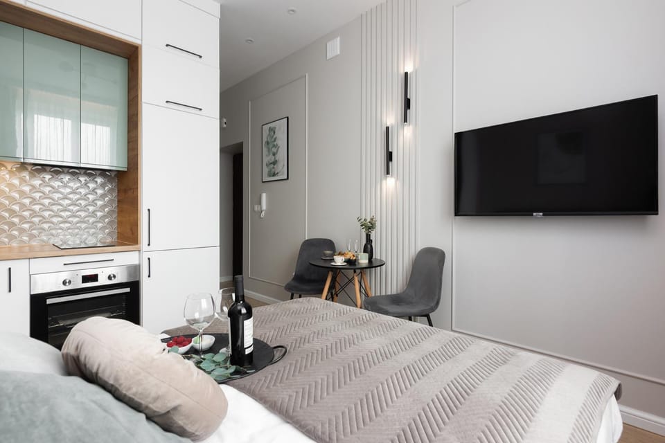 Bed, TV and multimedia, Kitchen or kitchenette, Dining area