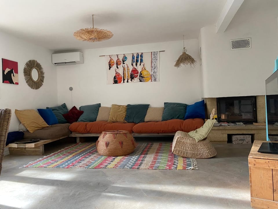 Communal lounge/ TV room