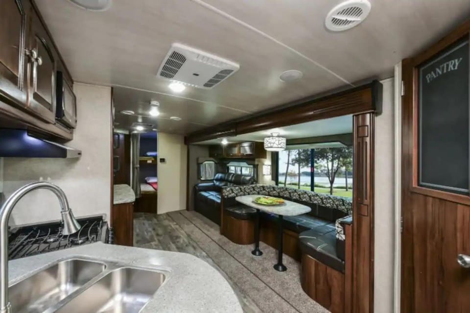 Kitchen or kitchenette, Seating area, Dining area, minibar