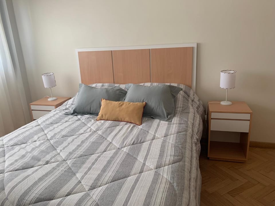 3 Amplios ambientes excelente ubicacion-Avenida Corrientes Almagro- Cerca de todo Apartment in Buenos Aires