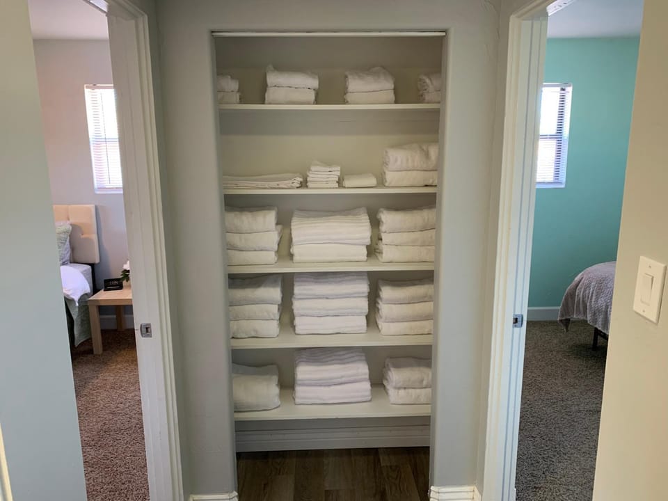 towels, wardrobe