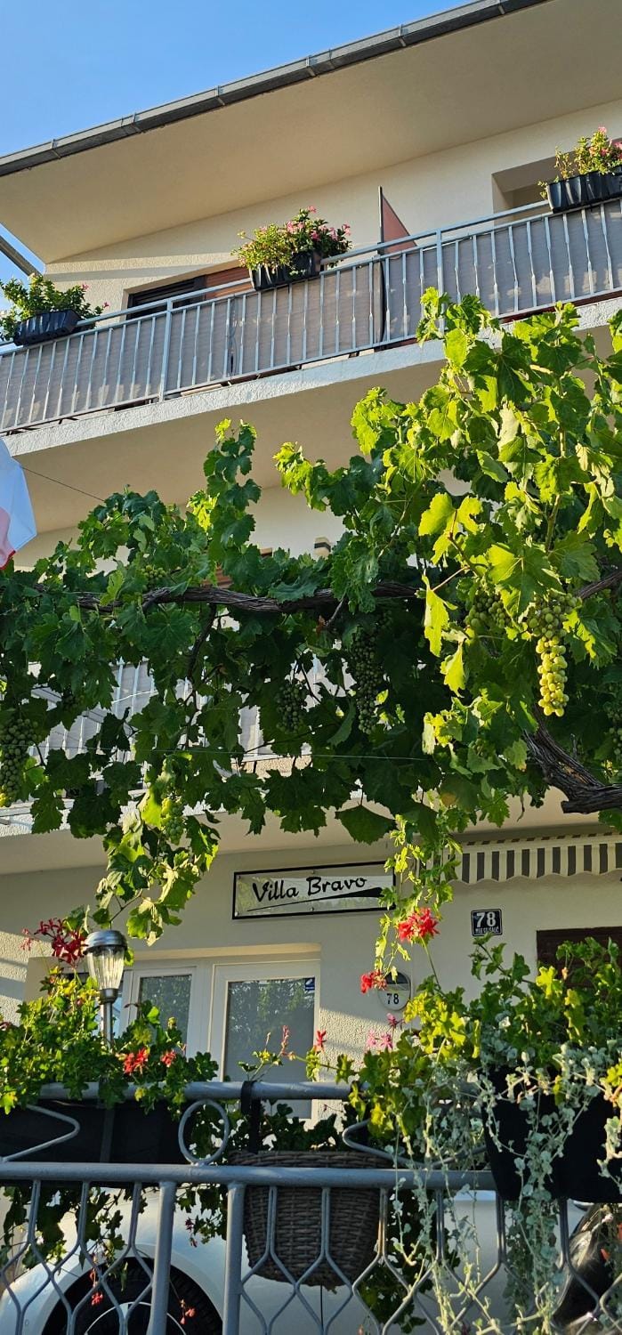 Villa Bravo Apartment in Podstrana