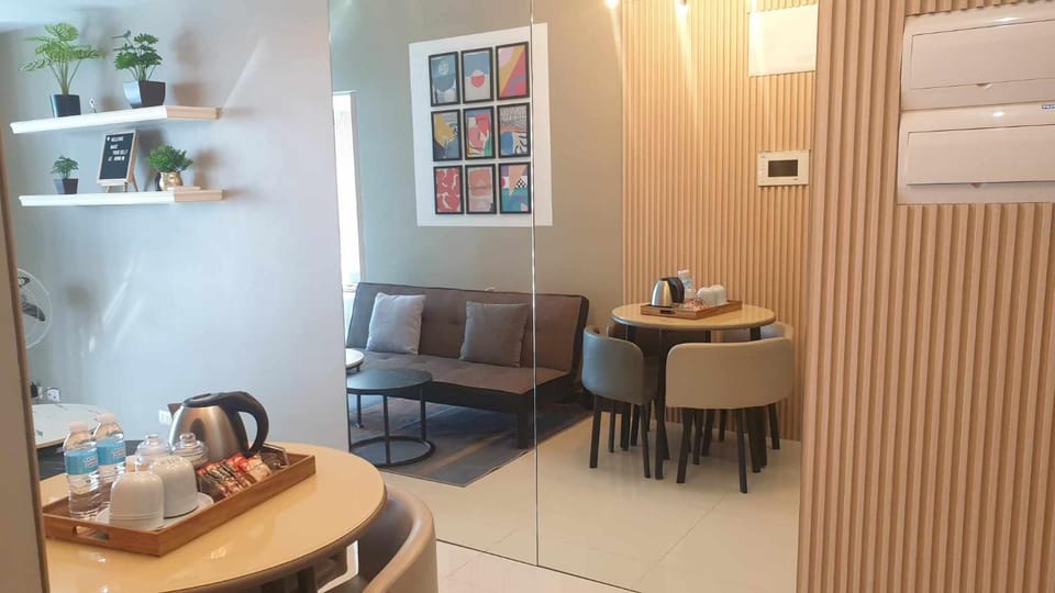 Living room, Dining area