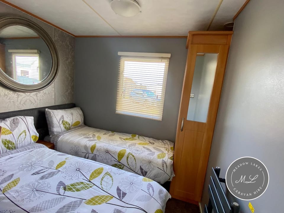 Golden Palm Resort - Palm Grove 3 - Pet friendly & WiFi - Meadow Lakes Caravan & Lodge Hire House in Chapel Saint Leonards