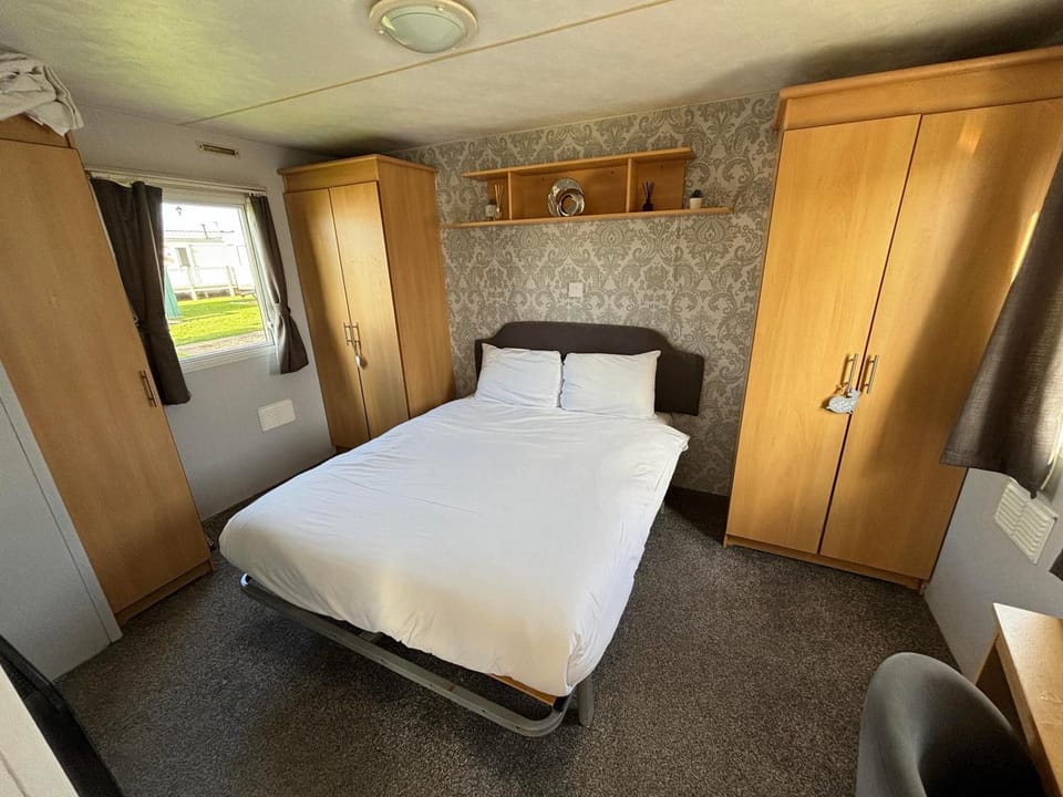Meadow View 158 - Golden Palm, Pet friendly, WiFi, bed linen - Meadow Lakes Caravan & Lodge Hire House in Chapel Saint Leonards