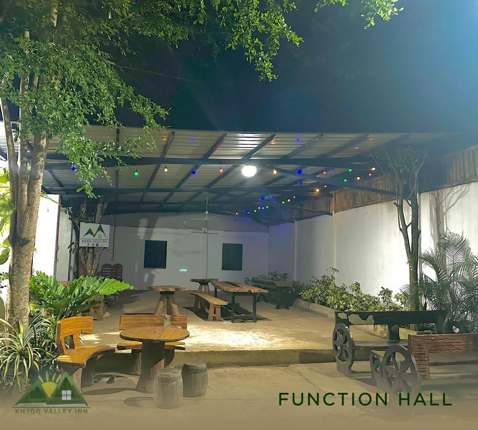 Patio, Night