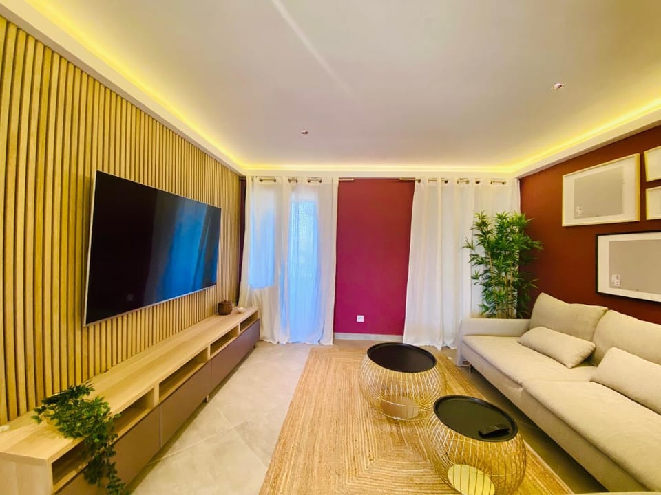 Duplex 120m2 terrasse vue sur Nîmes Apartment in Nimes