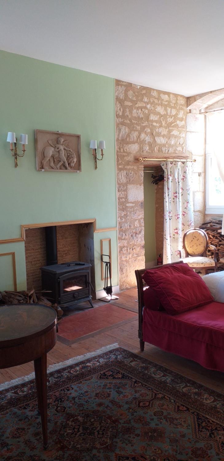 Photo of the whole room, Bedroom, flat iron