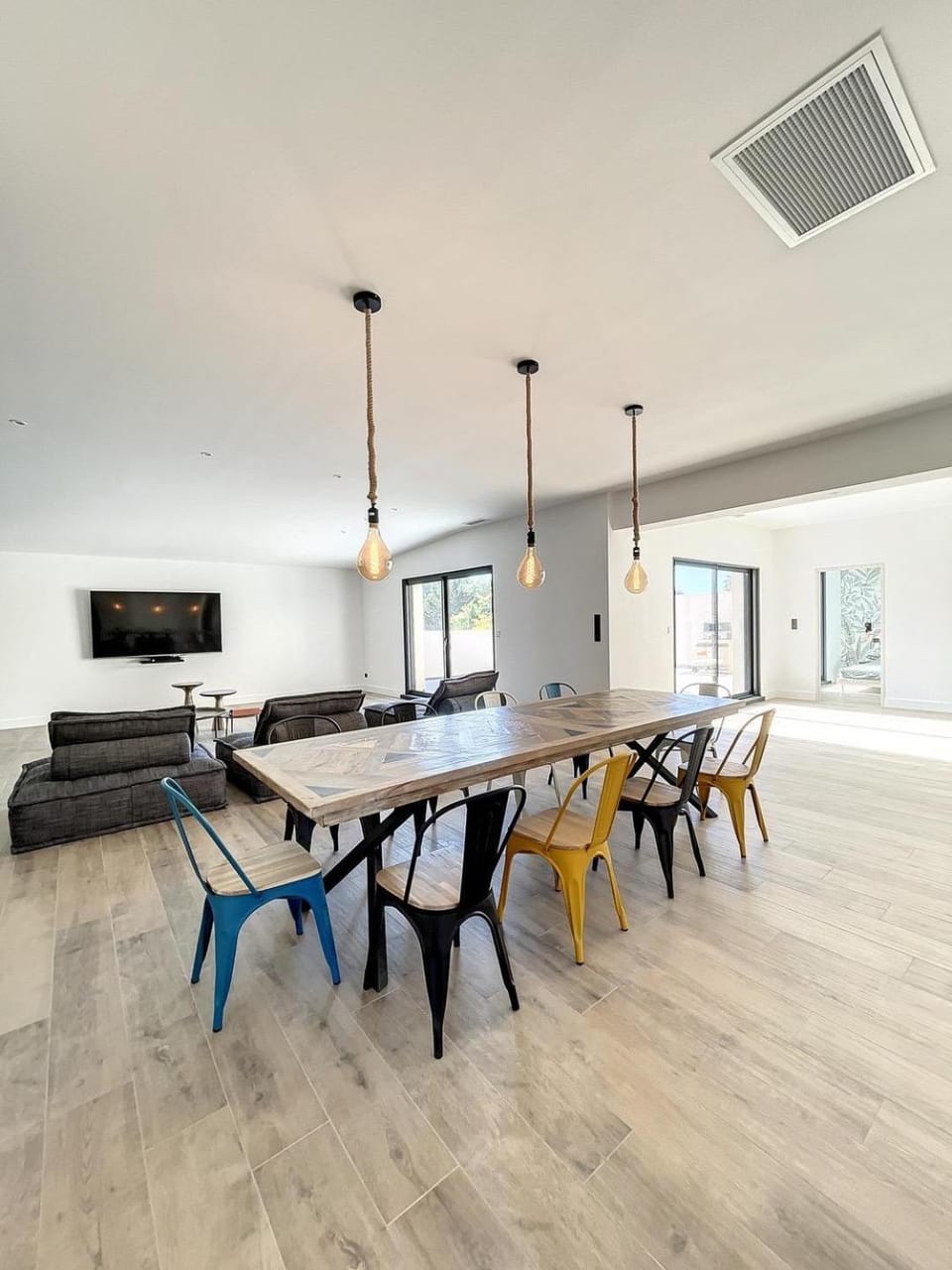 Seating area, Dining area