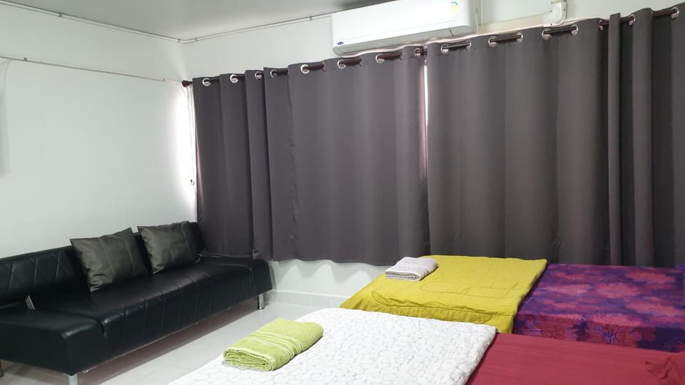 ห้องพักรายวัน เมืองทองธานี เรือนศรีตรัง Apartment in Bangkok