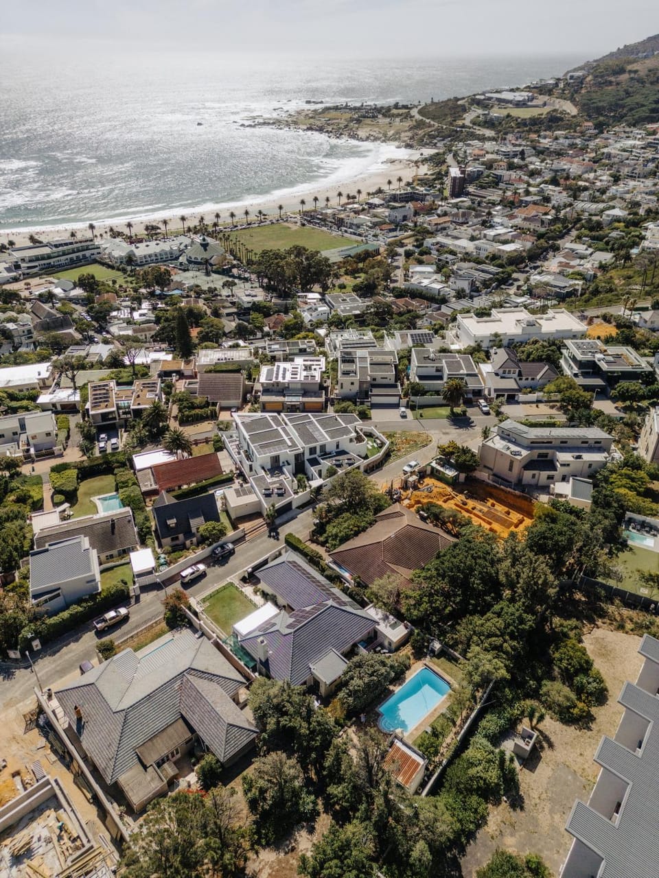 Property building, Neighbourhood, Natural landscape, Bird's eye view, Beach, Swimming pool, Location