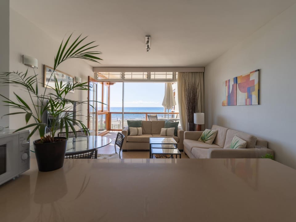 Living room, Sea view