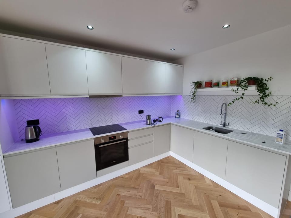 Coffee/tea facilities, Kitchen or kitchenette, minibar, pet friendly, stove