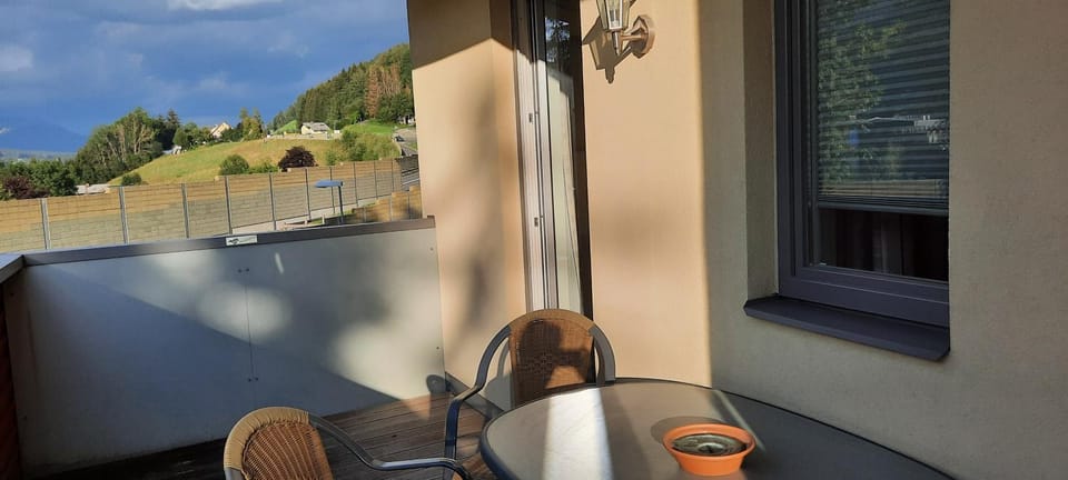 Patio, Balcony/Terrace, Seating area, Mountain view