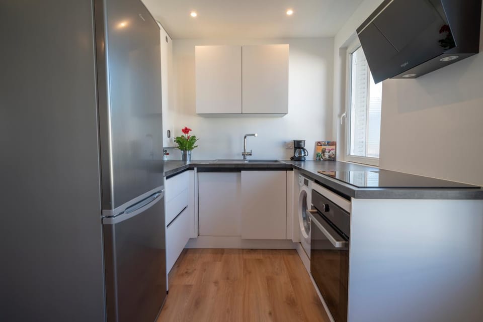 Coffee/tea facilities, Communal kitchen, minibar, washing machine