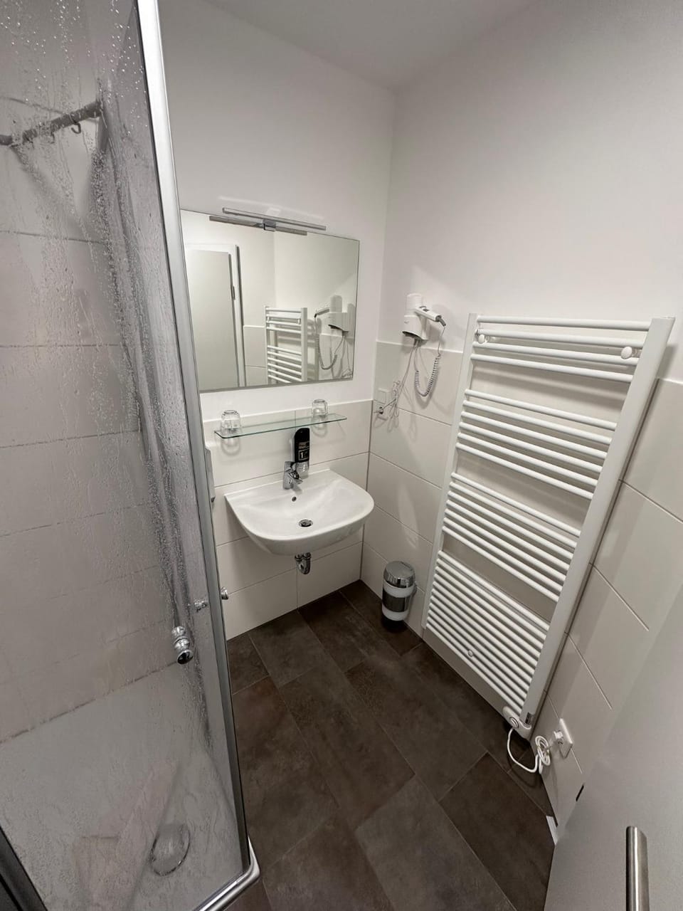 Bathroom, Photo of the whole room, hair dryier