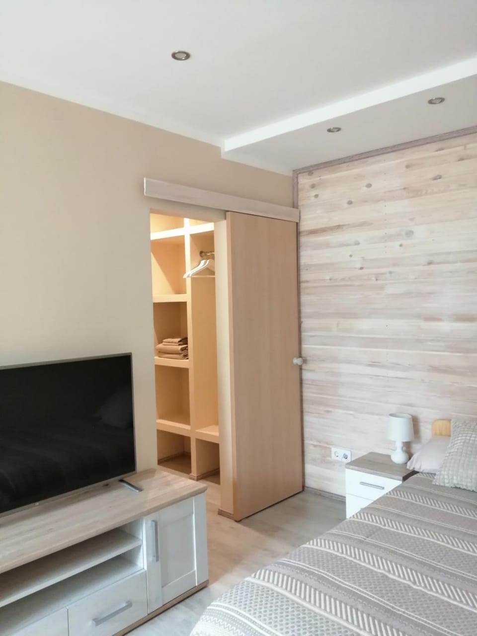 Bedroom, wardrobe