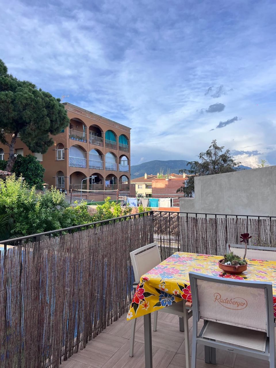 Natural landscape, View (from property/room), Balcony/Terrace, Dining area, Mountain view, internet