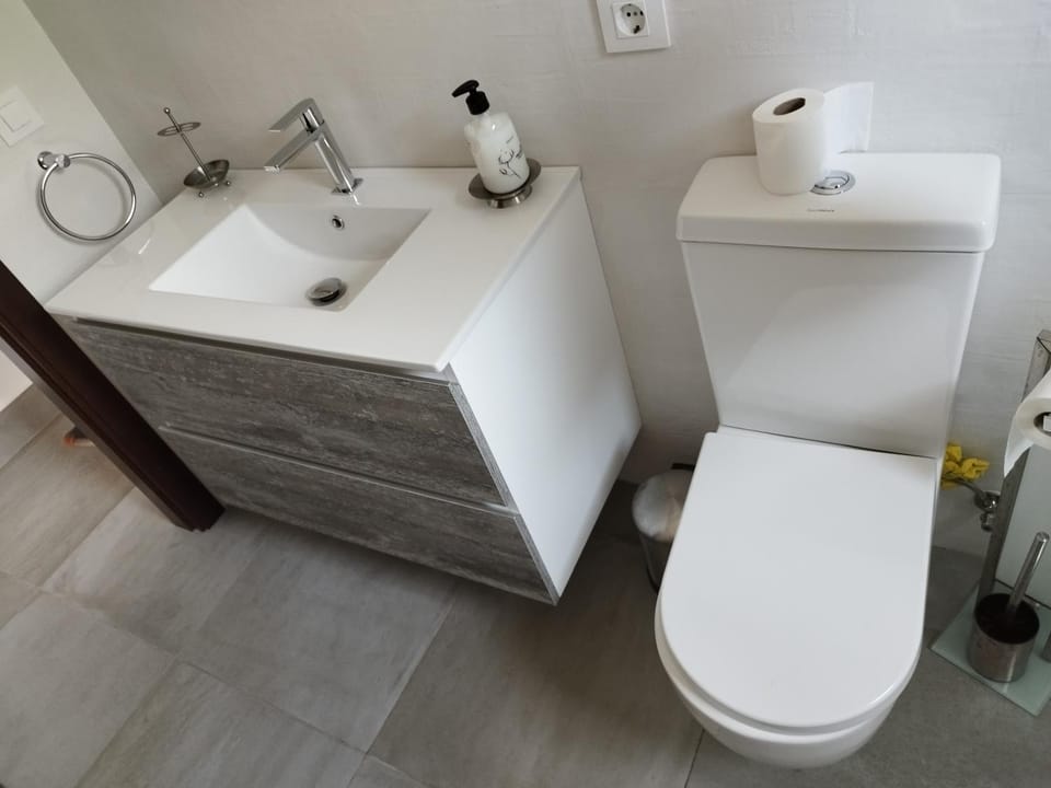 Toilet, Bathroom