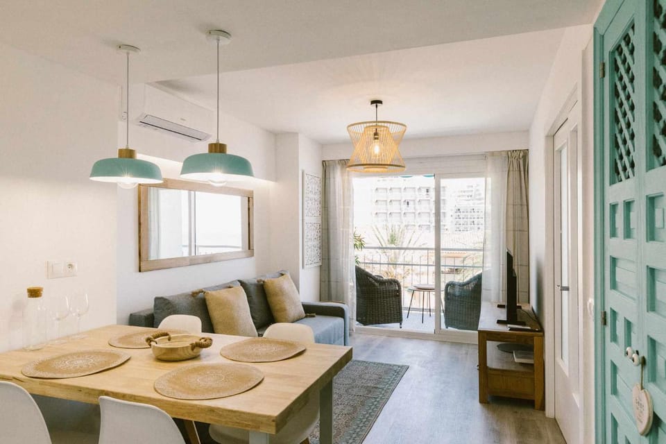 Communal lounge/ TV room, Dining area