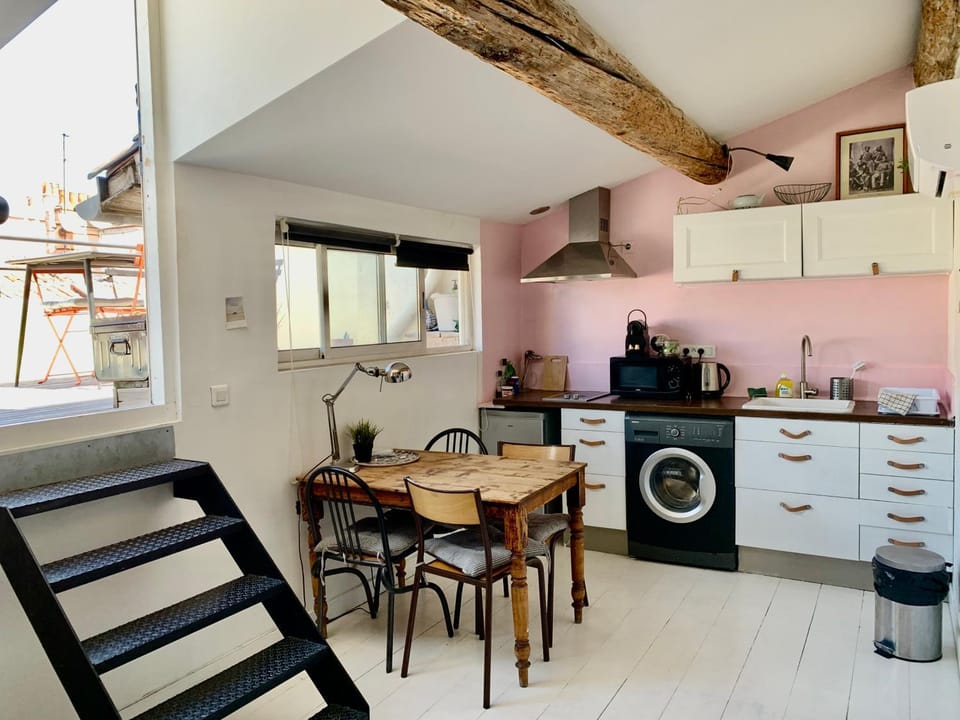 Kitchen or kitchenette