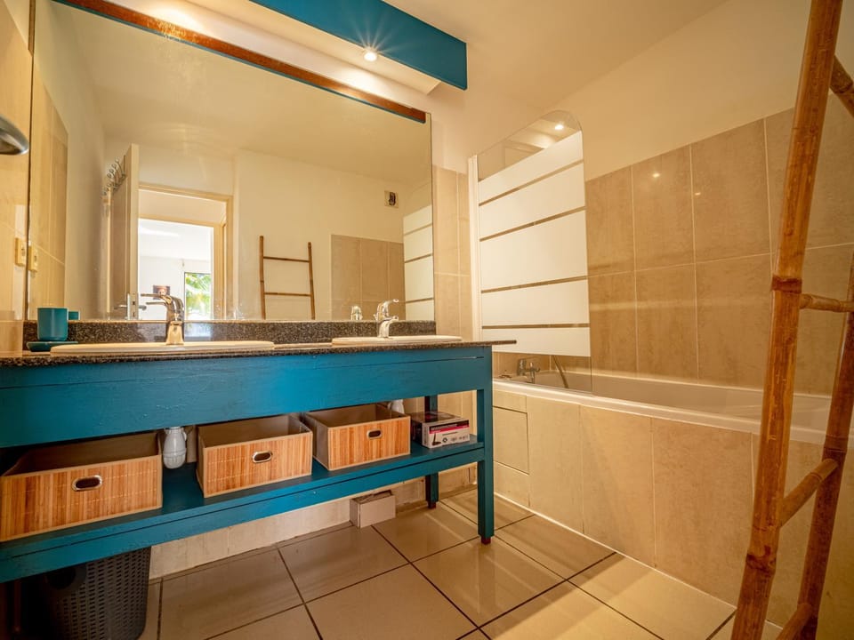 Bathroom, Bath