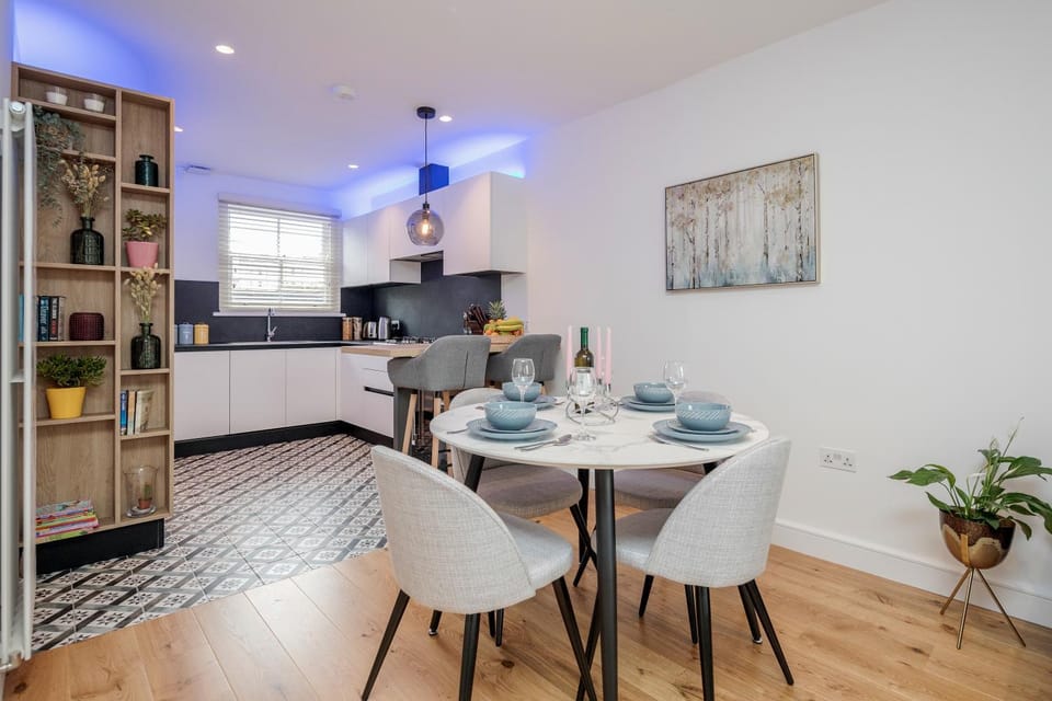 Beautiful 2 bedrooms split level Fulham Apartment Apartment in London