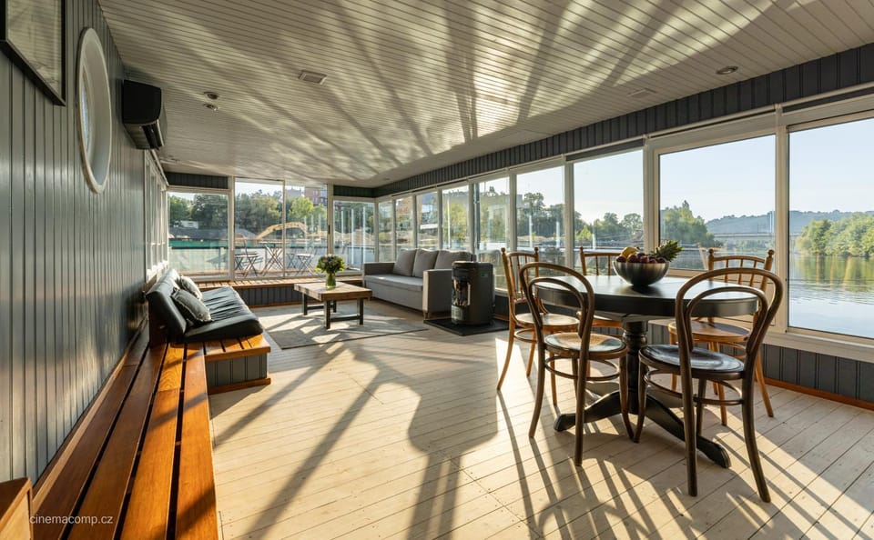 View (from property/room), Living room, Seating area, Dining area