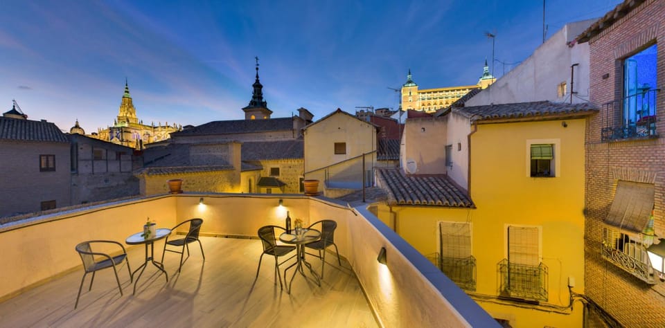 Property building, Balcony/Terrace, City view, Sunset, Internal: Not applicable to any particular room