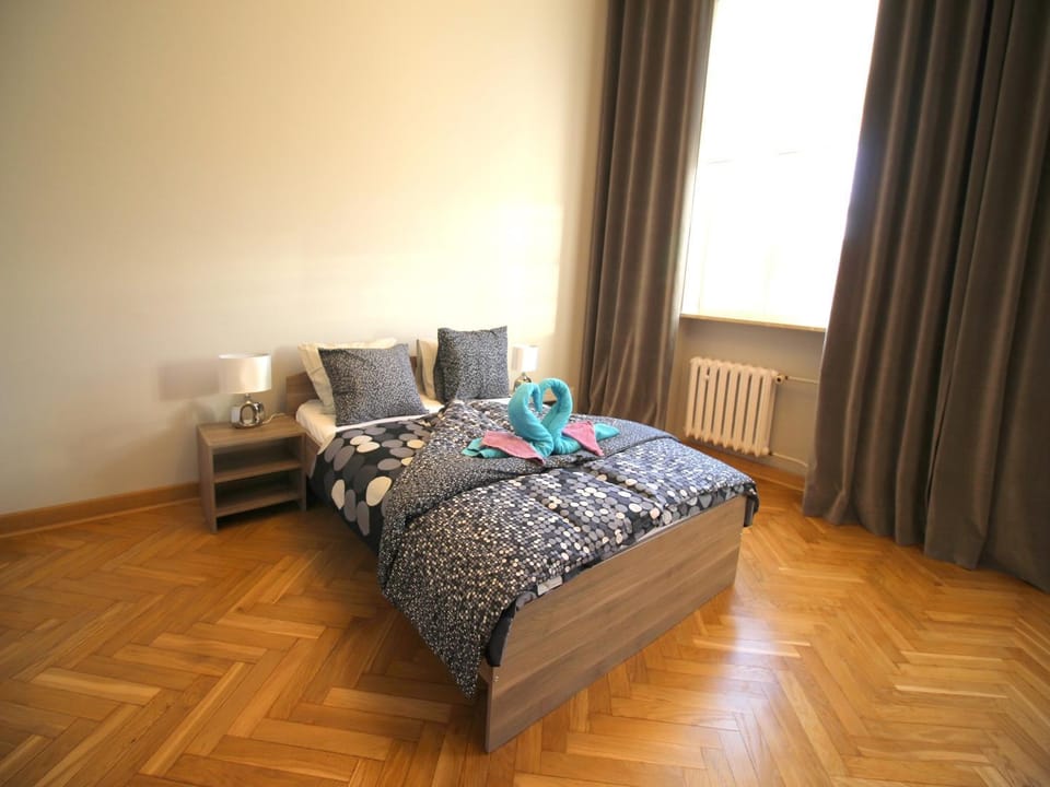 Bed, Photo of the whole room, Bedroom, internet, towels