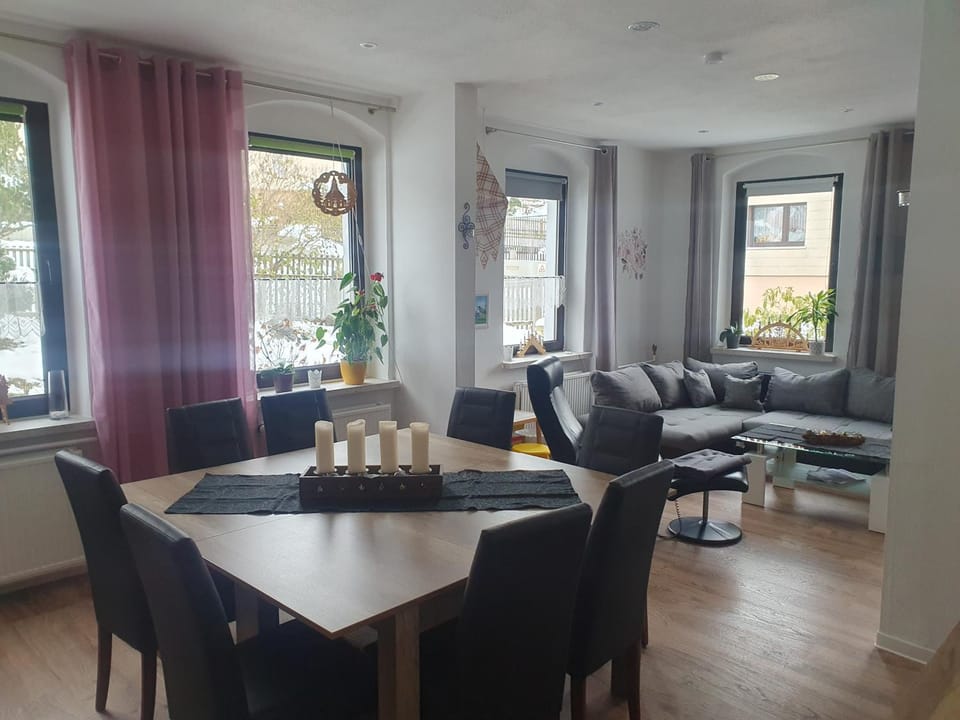 Living room, Seating area, Dining area