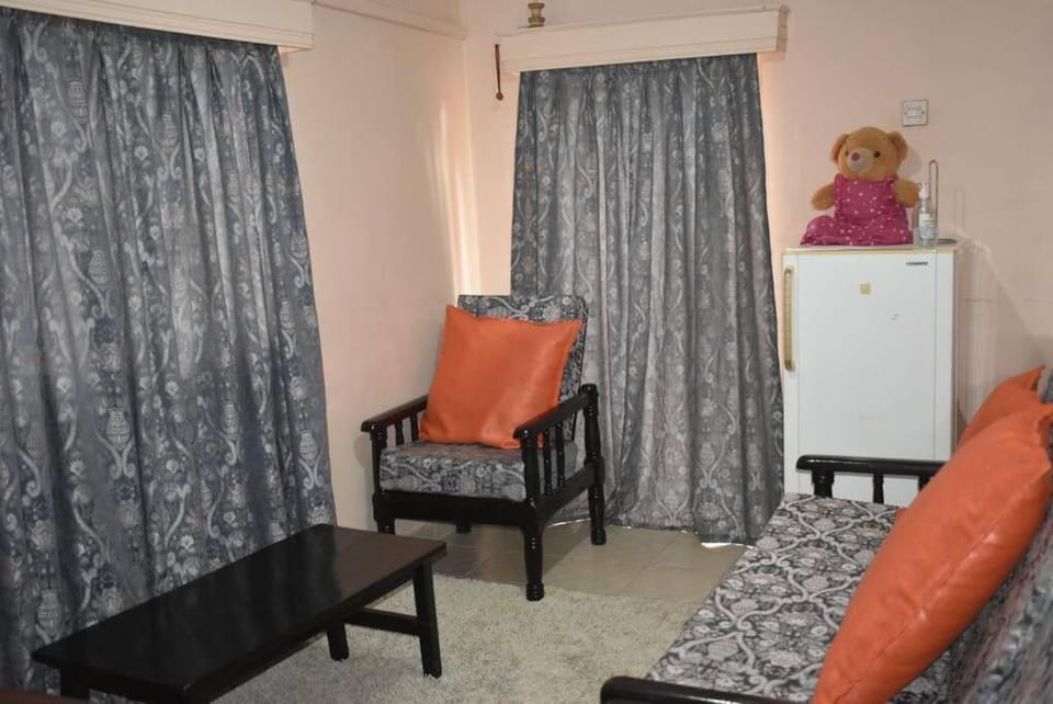 A peaceful and lovely 1 bedroom vacation Dina's little home Apartment in Kenya