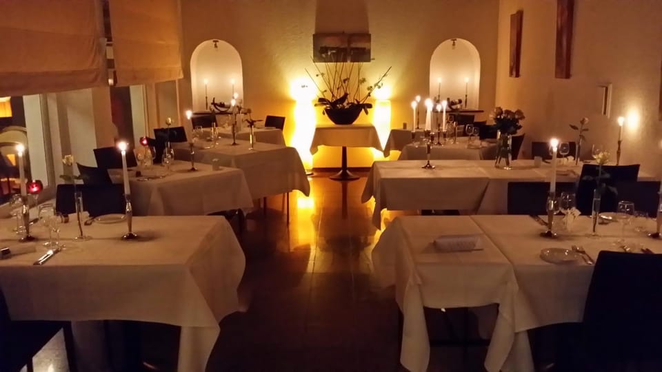 Restaurant/places to eat, Banquet/Function facilities