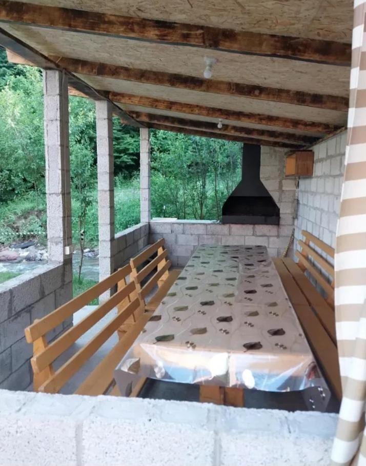 RiverSide Guest House Bed and Breakfast in Armenia