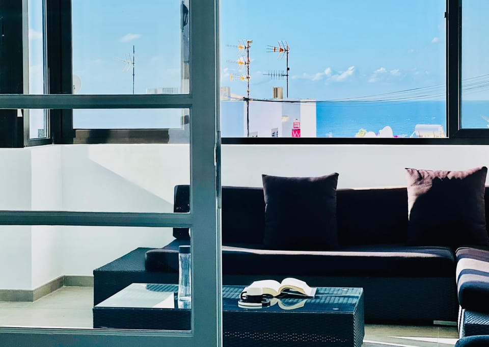 Natural landscape, View (from property/room), Balcony/Terrace, Sea view