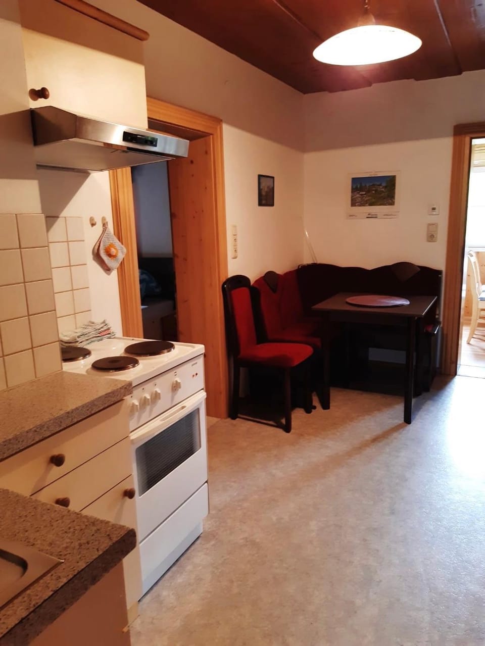 Kitchen or kitchenette, Seating area