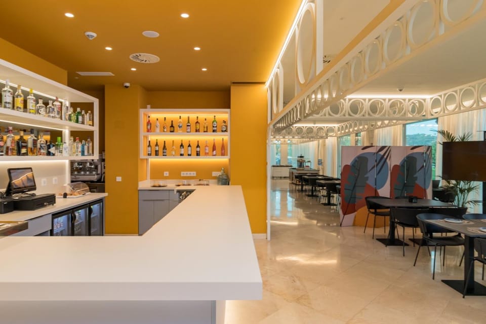 Lounge or bar, Seating area