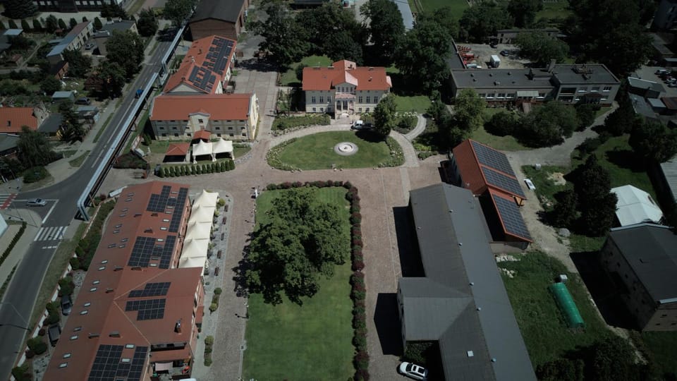 Property building, Bird's eye view, Location