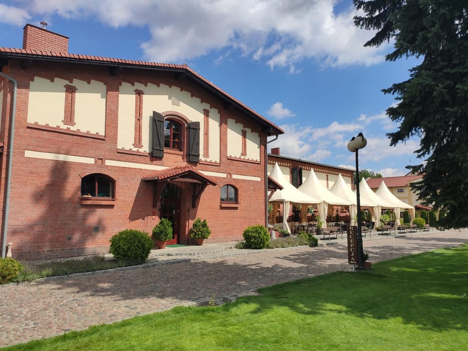 Facade/entrance, Garden, Balcony/Terrace