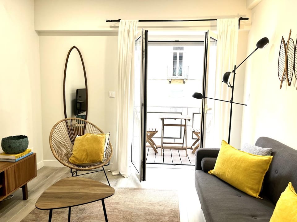 FLH Marquês Pombal Flat with Balcony Apartment in Lisbon
