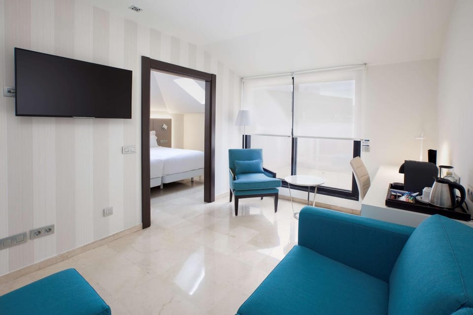 Photo of the whole room, On site